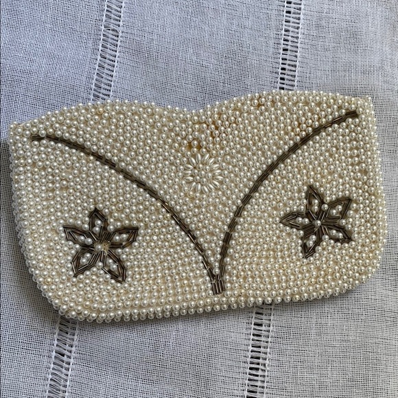 Vintage Pearl Beaded Clutch With Floral Design. - Picture 1 of 9